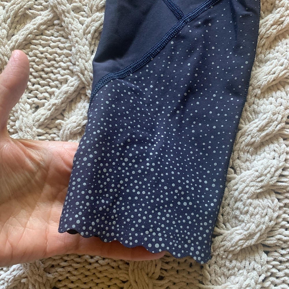 Lululemon size 6 running tights.